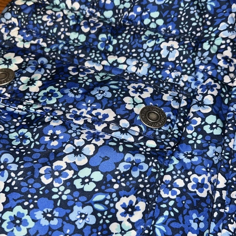 GAP kids girls blue floral puffer vest sizes small (6/7) &medium (8-9 years) NWT
